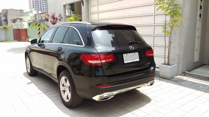 小小工程師圓了人生第一台賓士夢(GLC300)，開箱文