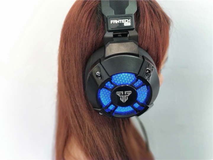 FANTECH HG11 RGB 7.1環繞立體聲電競耳機 簡單開箱