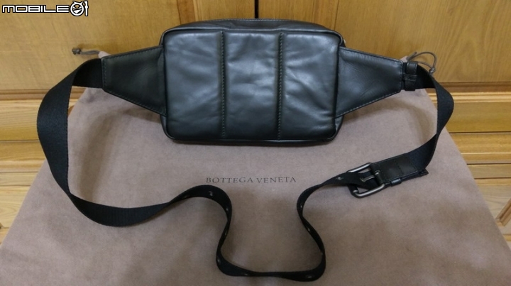 BOTTEGA VENETA  黑色編織腰包