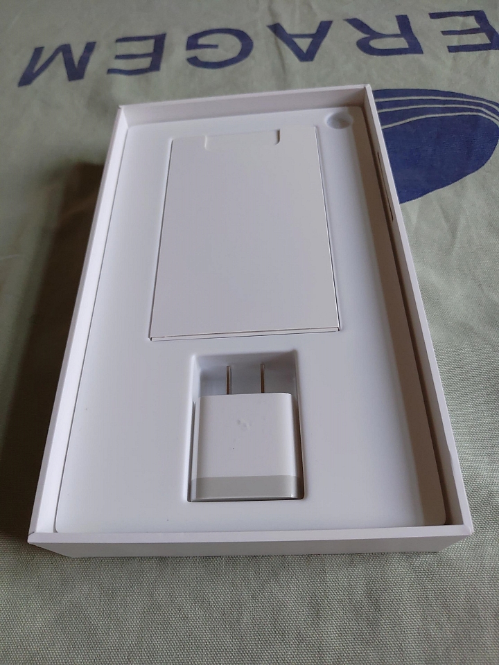 可打電話!!小米平板4 LTE版開箱與測試