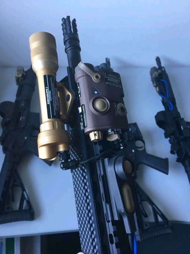 還是給憲兵弟兄，更精良的裝備吧！