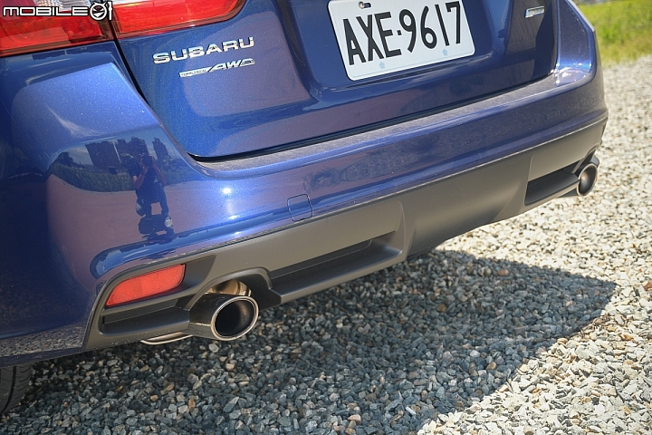 Subaru Levorg 2.0 GT-S Eyesigt-1.6、2.0動力車型外觀相同,後下擾流及排氣尾管也採用相同設計 Subaru Levorg 2.0 GT-S Eyesigt-1.6、2.0動力車型外觀相同,後下擾流及排氣尾管也採用相同設計
