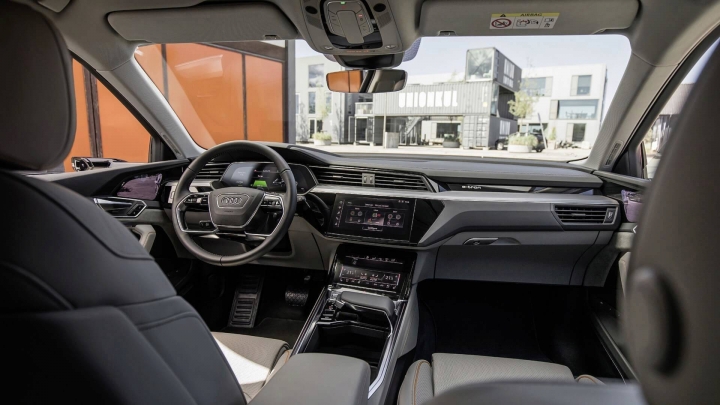 Audi E-Tron 內裝揭曉