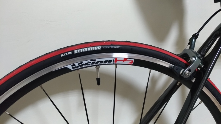 DIZO G6(紅)公路車 開箱 和小問題