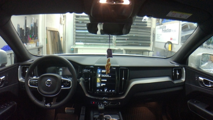 工作的好夥伴NEW VOLVO XC60 T6 R-Design格菱威隔熱紙G23+G05