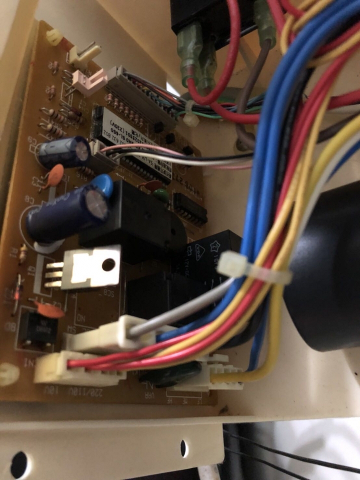 拜託解救極舊型窗型冷氣控制板更換