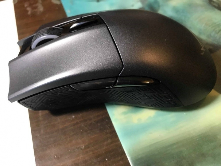 [開箱]信仰開箱ROG Gladius II origin