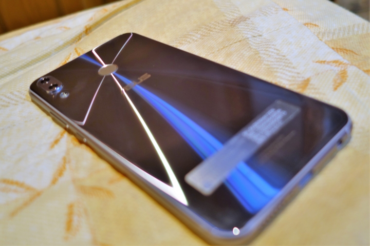 典雅精美，堅固耐用 ASUS Zenfone 5Z不專業開箱