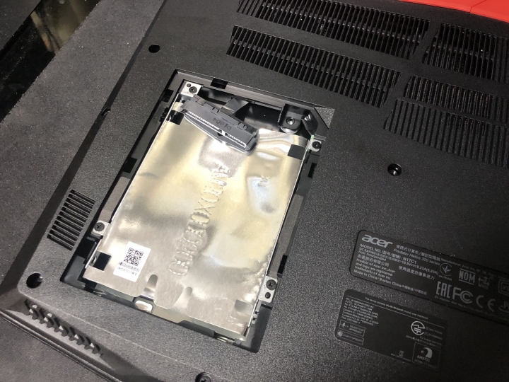 【全台首發開箱文】 第八代Acer Predator Helios 300 美國版 PH315-51-78NP