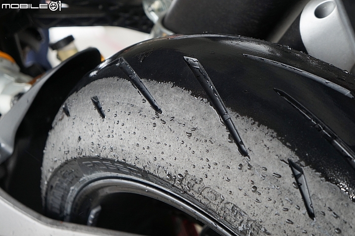 PIRELLI DIABLO ROSSO CORSA II 大鵬灣賽道新胎測試