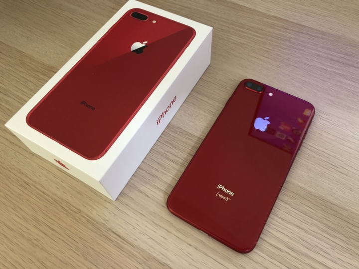 想給母親大人買支iphone 請各位推薦