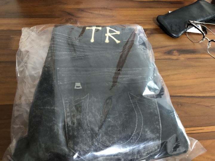 我的第一件！刷色True religion 正櫃開箱