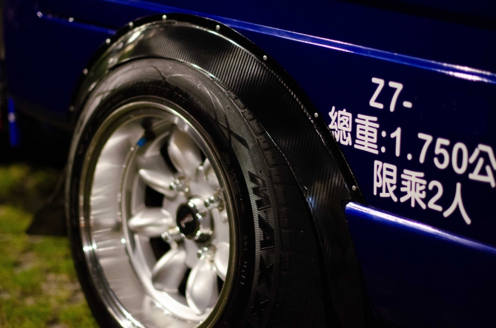 週末夜的車聚：晚上不睡覺？這群人為何要群聚在高鐵站？