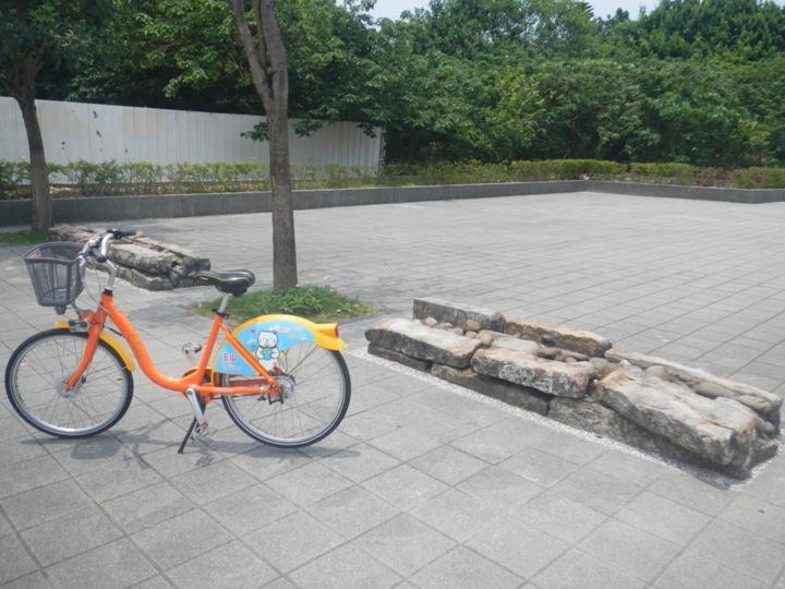 從 北 門 騎 YouBike 到 華 山 歷 史 美 食 之 旅