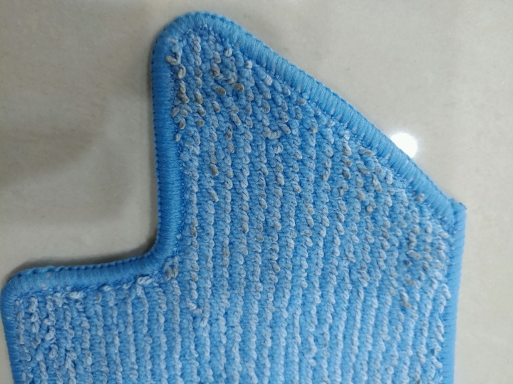 udn剛買的玻妞 LeGee 668，機器上面附的抹布是髒的?-->整組換新的卻發生原地打轉，動彈不得???
