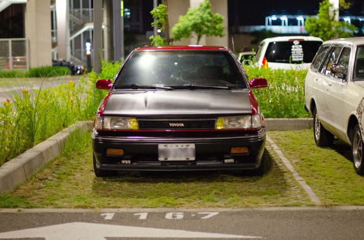 週末夜的車聚：晚上不睡覺？這群人為何要群聚在高鐵站？