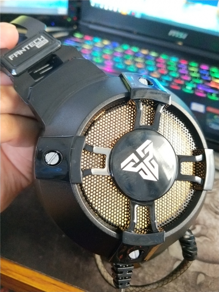 FANTECH HG11 RGB 7.1環繞立體聲電競耳機 簡單開箱