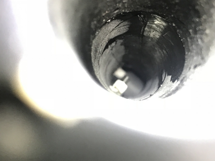 請問大家...美利達碳車這樣騎起來會不會怕.....