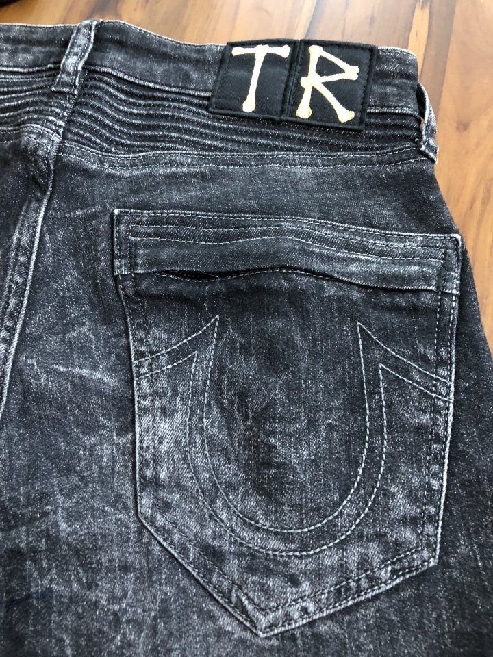 我的第一件！刷色True religion 正櫃開箱