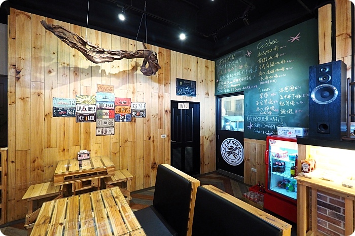 【羅東美食】J.J Burgers 美式餐廳，各式大小漢堡，好吃喔！