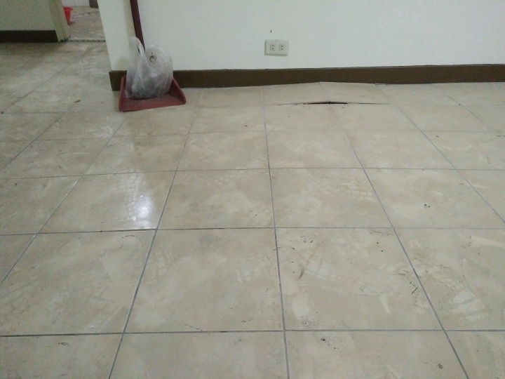 ［請益］磁磚突起破掉怎麼處理