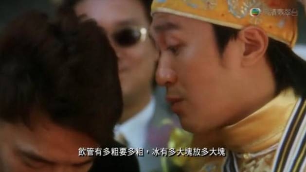 冰心茶王   【去冰】的冰淇淋紅茶   冰塊多到快滿出來?????