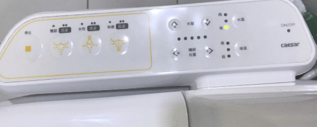 家中兩台免治馬桶：凱撒TAF400、TOTO TCF6601T-S1