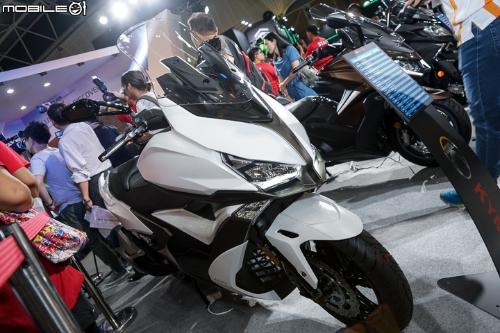 【五股重機展】刺激改款！KYMCO 光陽機車 XCITING 400S 正式登台！Downtown 350i Noodoe 儀錶板導入！