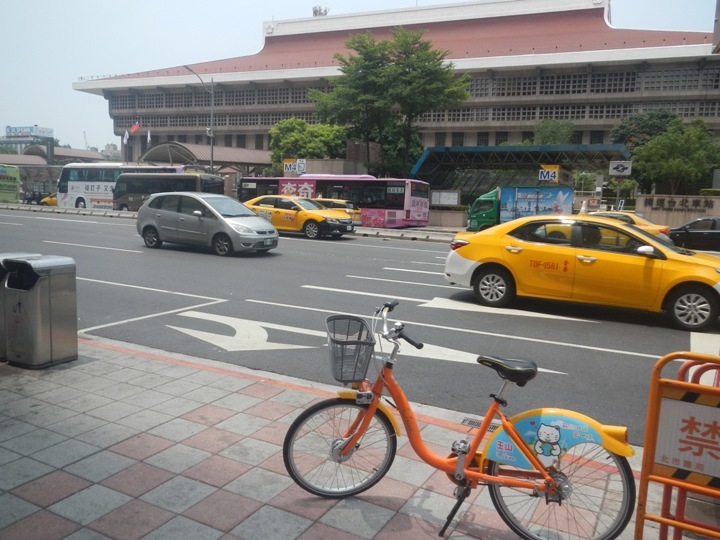 從 北 門 騎 YouBike 到 華 山 歷 史 美 食 之 旅