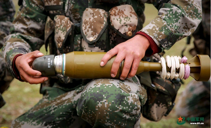 看一下解放軍野戰攜行迫砲彈