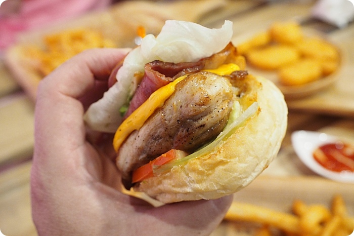 【羅東美食】J.J Burgers 美式餐廳，各式大小漢堡，好吃喔！