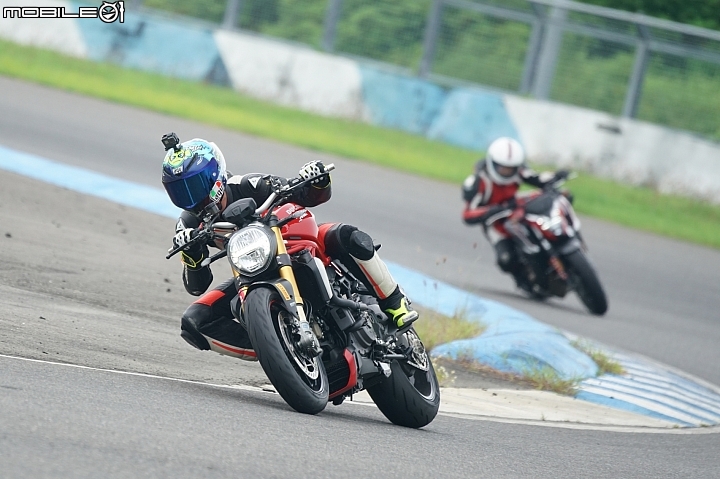 PIRELLI DIABLO ROSSO CORSA II 大鵬灣賽道新胎測試