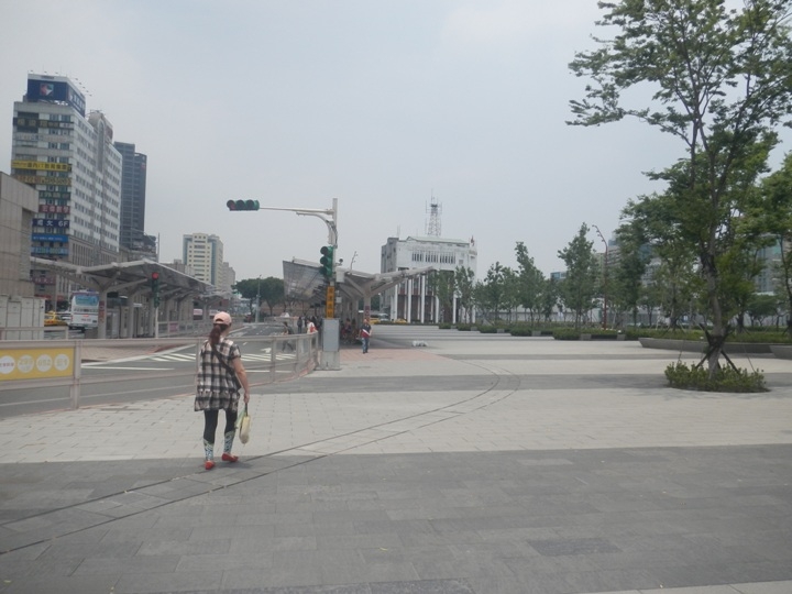 從 北 門 騎 YouBike 到 華 山 歷 史 美 食 之 旅