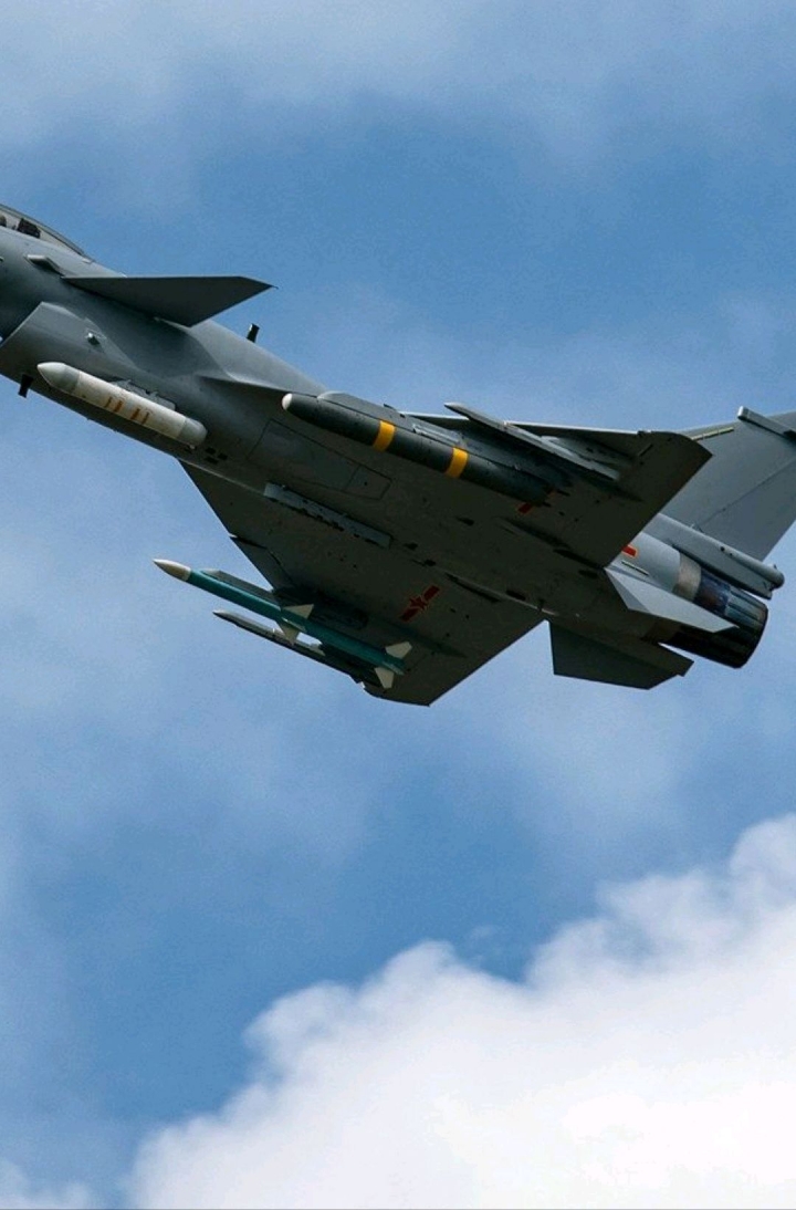 解放軍殲十 增加 空地打擊任務