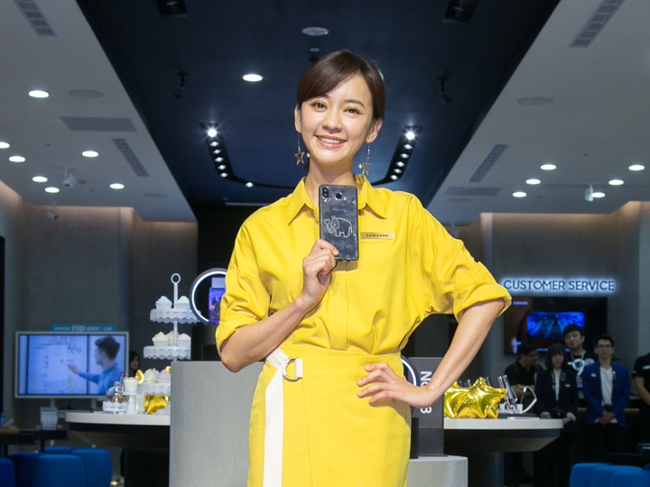 SAMSUNG 代言人陳意涵擔任一日店長的活動 SAMSUNG 代言人陳意涵擔任一日店長的活動