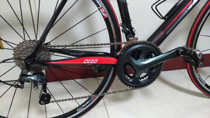 DIZO G6(紅)公路車 開箱 和小問題