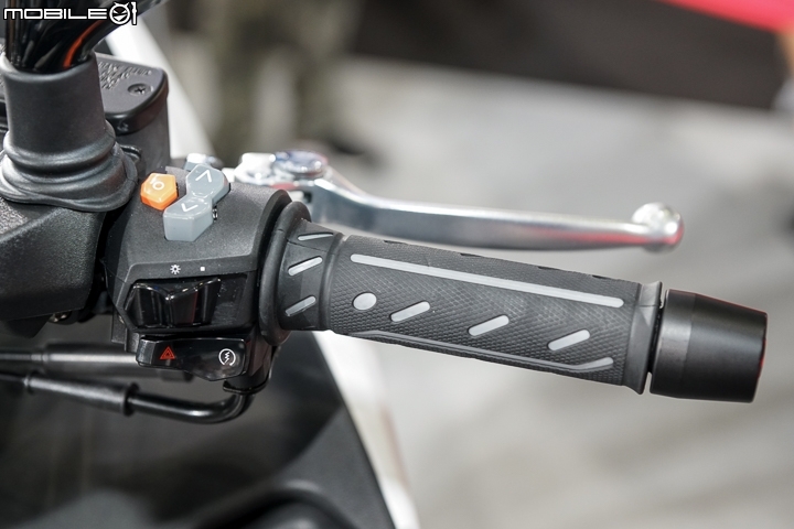 【五股重機展】刺激改款！KYMCO 光陽機車 XCITING 400S 正式登台！Downtown 350i Noodoe 儀錶板導入！