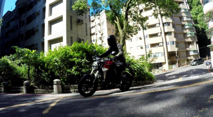 [心得]新世代運動咖啡HONDA CB300R測試心得