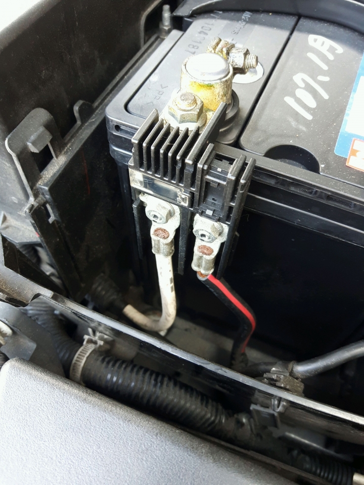 2011馬3電池2條正極的線，有何作用?