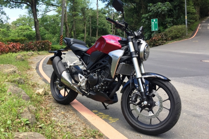 [心得]新世代運動咖啡HONDA CB300R測試心得