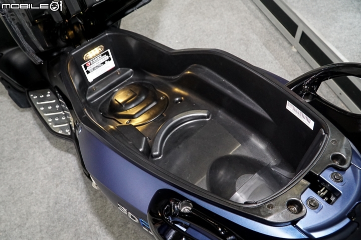 【五股重機展】三輪車進化!AEON 宏佳騰機車 3D350R 改款上市!