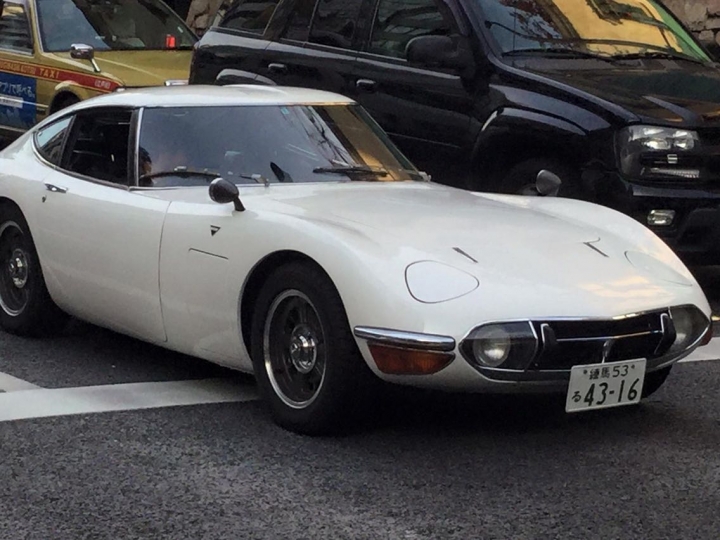 有人曉得這台是什麼車嗎 🏎已解答2000GT 14F圖多