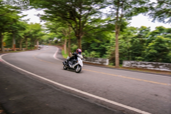 EOS M3 + 轉接環+ EF-S 17-55mm f/2.8 追焦