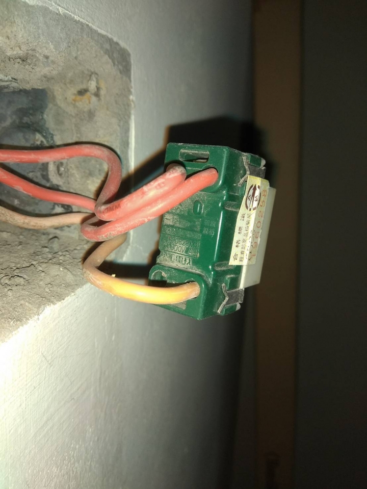 牆壁電燈配線及遙控開關安裝請益