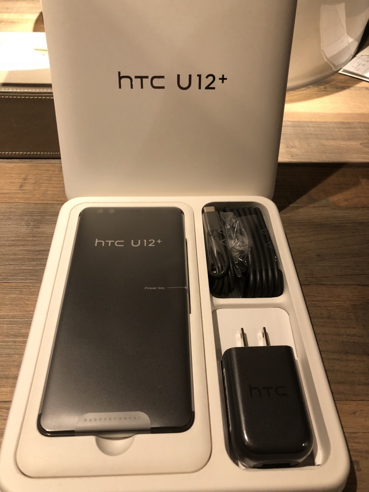 Htc U12+透視藍-簡單開箱