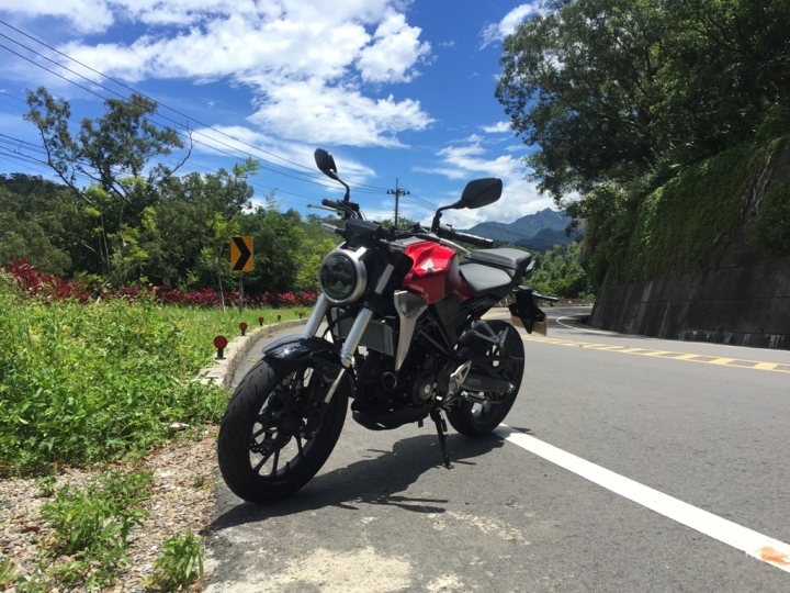 [心得]新世代運動咖啡HONDA CB300R測試心得