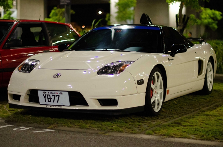 週末夜的車聚：晚上不睡覺？這群人為何要群聚在高鐵站？