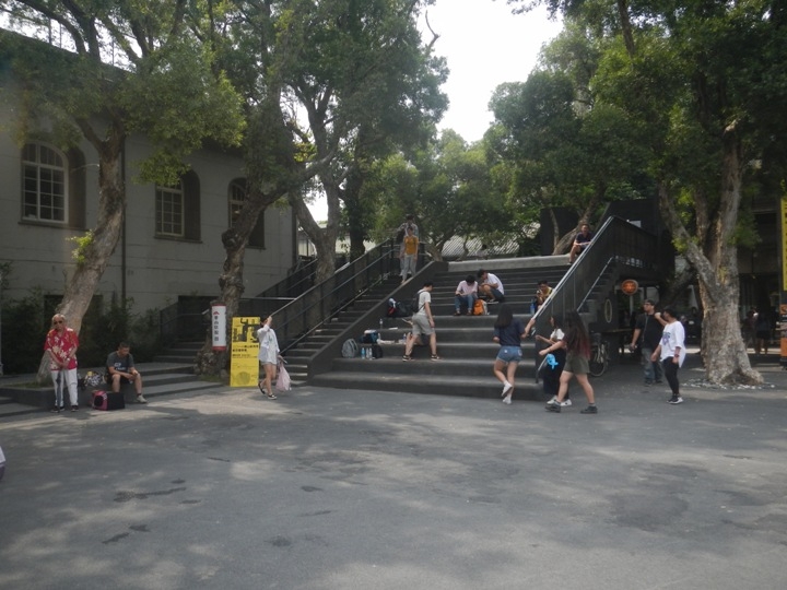 從 北 門 騎 YouBike 到 華 山 歷 史 美 食 之 旅