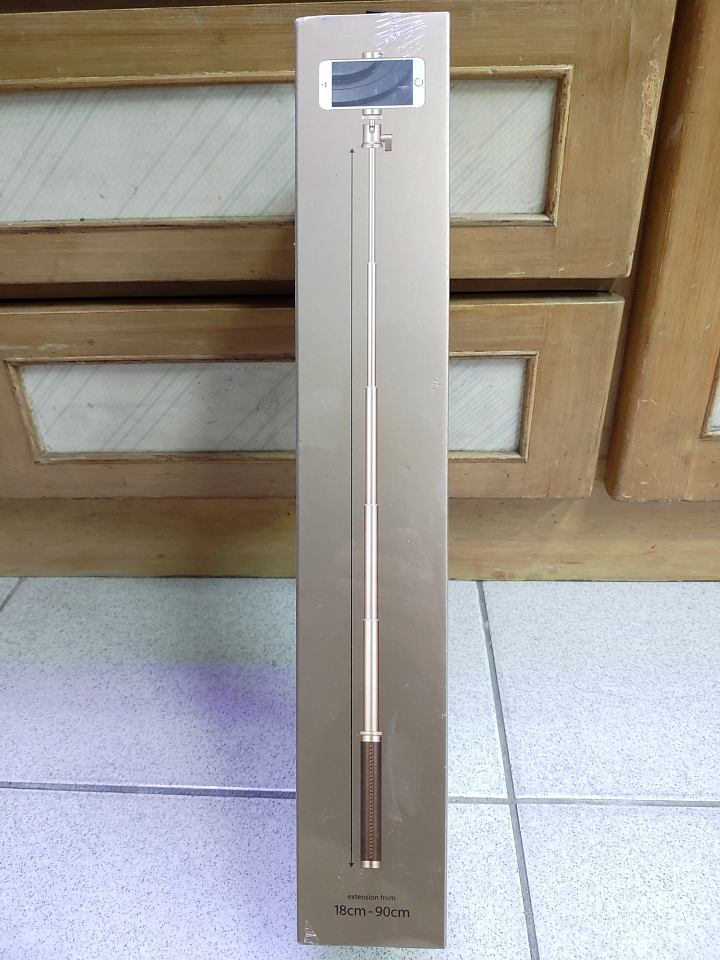 [開箱]MOMAX 藍牙皮革自拍桿 (氣憤開箱)