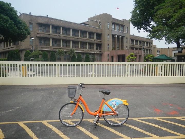 從 北 門 騎 YouBike 到 華 山 歷 史 美 食 之 旅